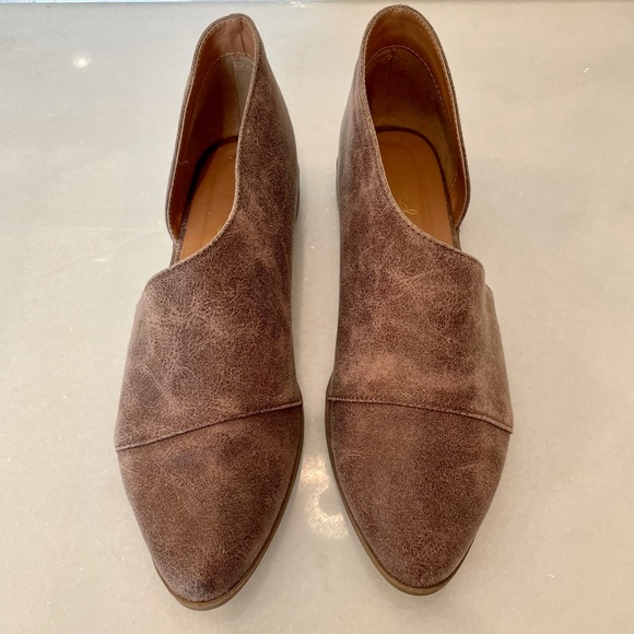 Women’s - Size 6.5 - Cut Out Bootie - Picture 2 of 6